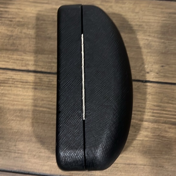 Salvatore Ferragamo black sun glasses holder - Picture 5 of 6